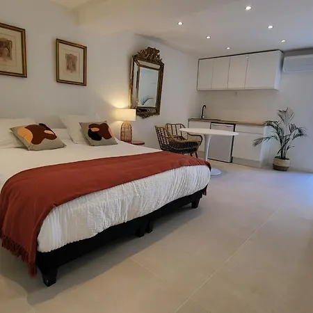 Ideal Aparthotel *